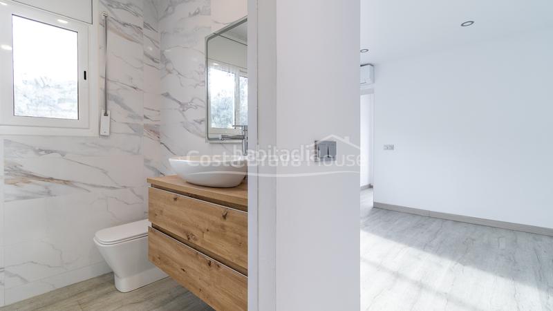 Foto 7619eaa8-396f-4694-ac45-ca642ebf7ffa. Haus mit heizung parking pool in residencial Begur-esclanyà Begur