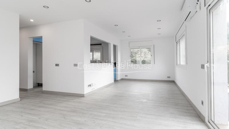 Foto bf32032b-9eee-413b-bce2-a016a511df79. Haus mit heizung parking pool in residencial Begur-esclanyà Begur