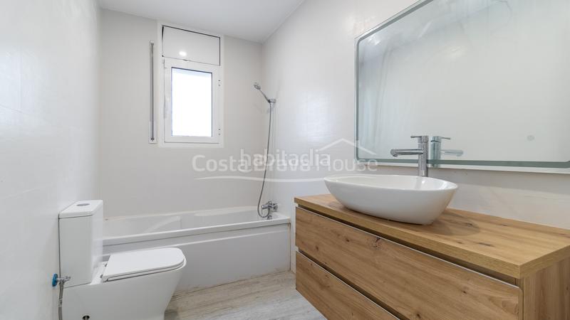 Foto c8f466a3-1c27-4b7e-a77f-9400a42deb03. Haus mit heizung parking pool in residencial Begur-esclanyà Begur