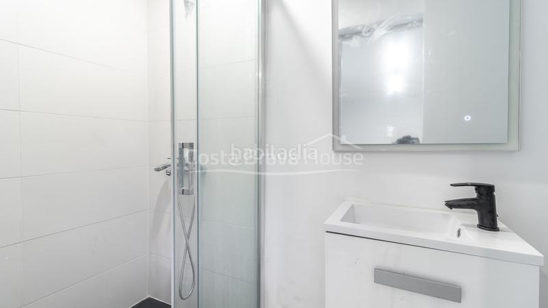 Foto e06c7e28-1a06-4e81-a01c-e7a3b3b91c56. Haus mit heizung parking pool in residencial Begur-esclanyà Begur