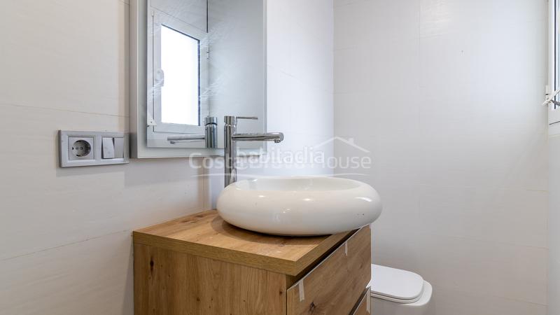 Foto fa1e5fcb-ed64-4b0a-b6ba-21a0a3a1f7e4. Haus mit heizung parking pool in residencial Begur-esclanyà Begur