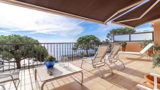 Casa adossada  Passeig de pau casals. Elegante casa dúplex con increíbles vistas al mediterráneo en la