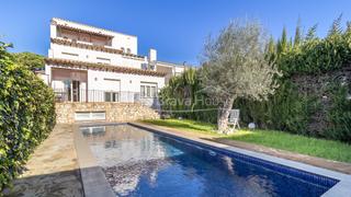 Casa adossada  Carrer de begur. Casa en palafrugell con jardín, piscina privada y ubicación priv
