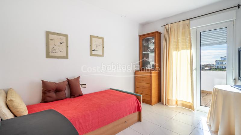 Foto 46e9f141-9783-420a-ac6f-eef0532a4ca1. Casa adossada amb calefacció aparcament piscina a Palafrugell