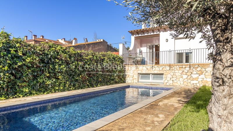 Foto 50e729e6-7750-4f68-8a00-80fd820968c9. Casa adossada amb calefacció aparcament piscina a Palafrugell