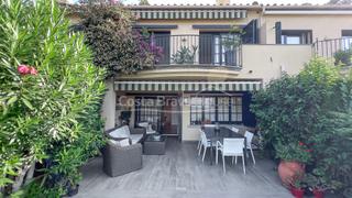 Casa adossada  Carrer de la brisa. Elegante casa adosada en llafranc 210 m con vistas al mar, jardí
