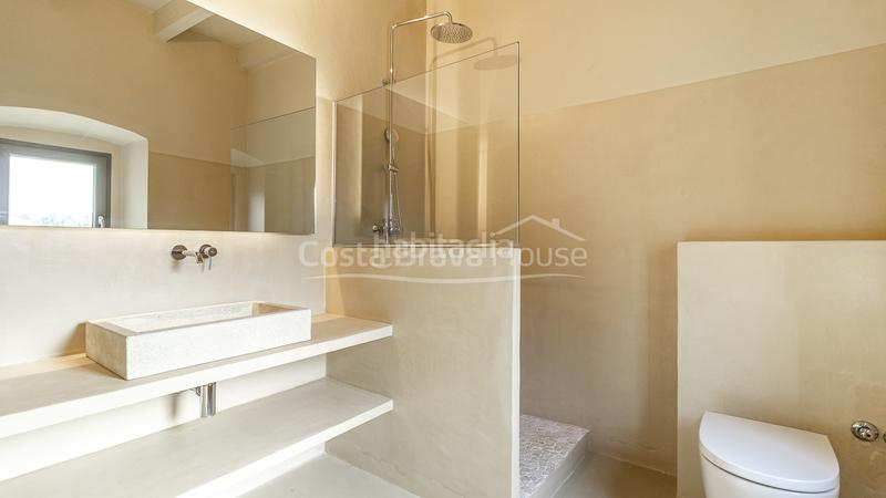 Foto 81e7fc0a-7a3e-4840-8c1c-a6599ab1fea0. Masia amb calefacció aparcament piscina a Piverd-Vila-Seca-Bruguerol Palafrugell