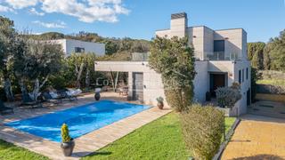 Maison  Passatge de teresa ferrer i serras. Villa de lujo en calella de palafrugell con piscina y jardín, a