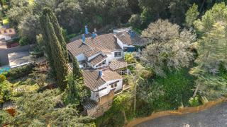 Maison  Passeig de sa miranda. Encantadora casa de pueblo en venta en begur con jardín privado