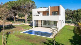 Maison  Passatge de teresa ferrer i serras. Vivienda de lujo de obra nueva en calella de palafrugell, cerca