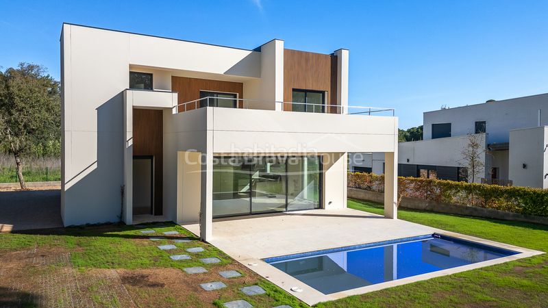 Foto 1effb127-7a98-4c42-9eaf-558ba7d8ae66. Casa amb calefacció aparcament piscina a Calella de Palafrugell