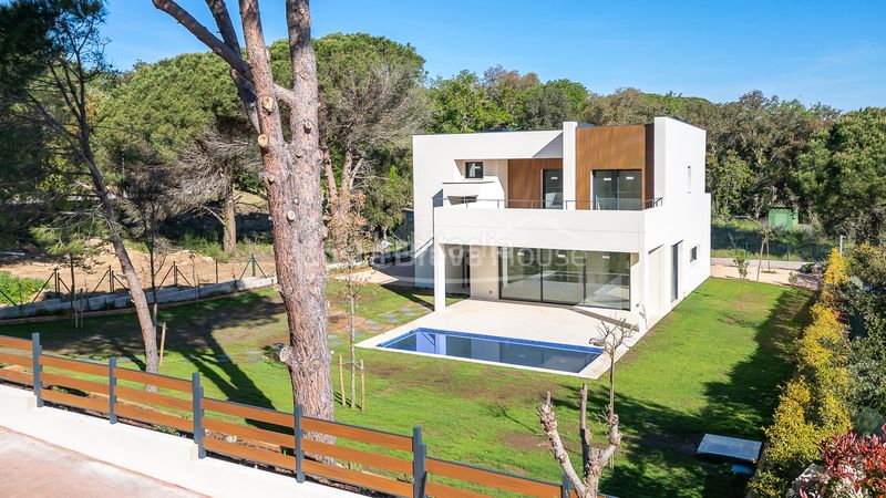 Foto 8a74e14c-c534-4ee0-b26d-e8019a54085c. Casa amb calefacció aparcament piscina a Calella de Palafrugell