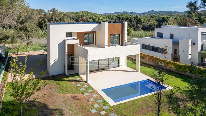 Foto fafa358f-4a67-4835-be5a-1a16530396c6. Casa amb calefacció aparcament piscina a Calella de Palafrugell