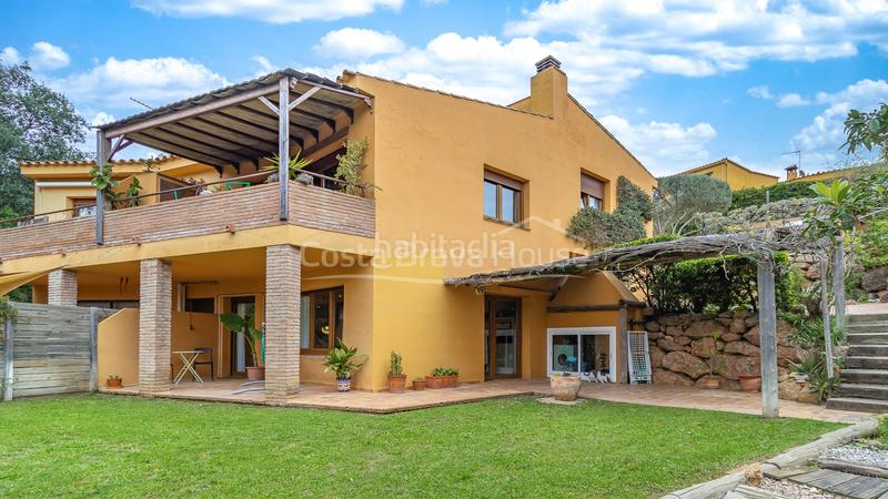 Foto 814a9620-9895-4076-824c-8ec9314fa106. Casa con riscaldamento parcheggio piscina in residencial Begur-esclanyà Begur