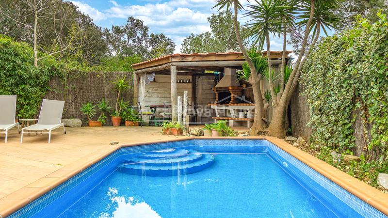 Foto 8a70b888-4696-4755-8191-45c268f50e13. Casa con riscaldamento parcheggio piscina in residencial Begur-esclanyà Begur