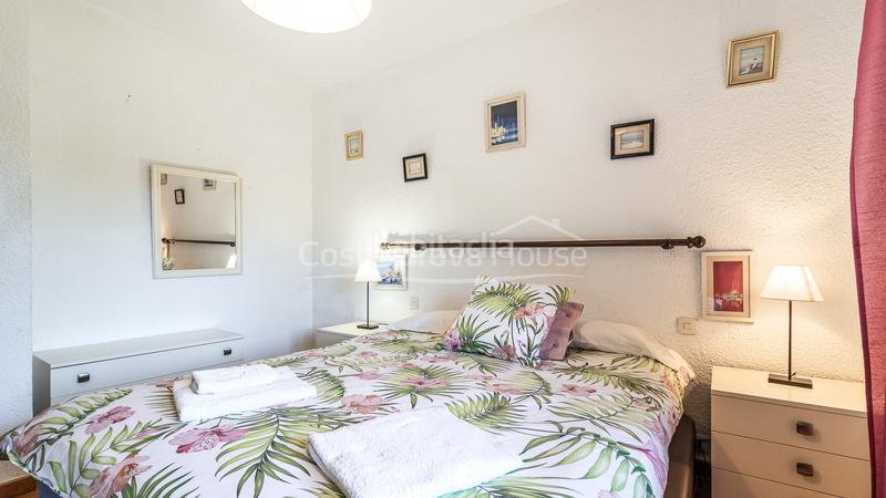 Foto 1b232a8b-d785-403a-9191-72067eab5d38. Casa en carrer dels ullastres 5 casa en venta con piscina, jardín y apartamento independiente a 750m de la playa en Tamariu