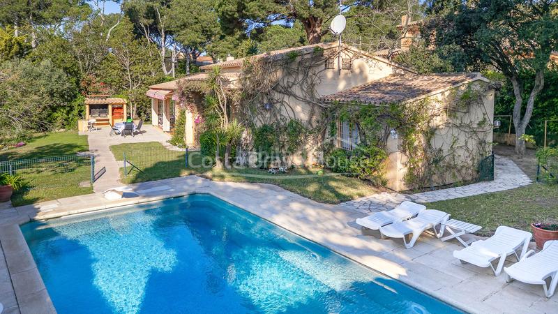 Foto 4ddbae88-99c3-44cf-ad6f-abba435098e8. Casa en carrer dels ullastres 5 casa en venta con piscina, jardín y apartamento independiente a 750m de la playa en Tamariu