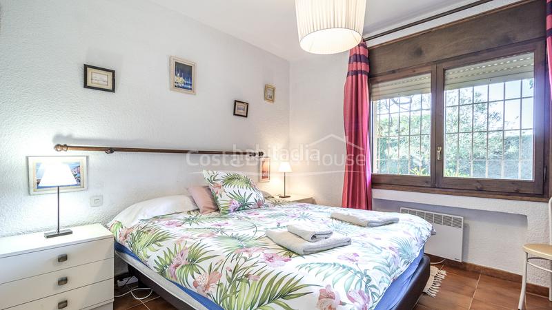 Foto 52e5e084-bd4e-4696-b9fd-9cfa6f98da96. Casa en carrer dels ullastres 5 casa en venta con piscina, jardín y apartamento independiente a 750m de la playa en Tamariu