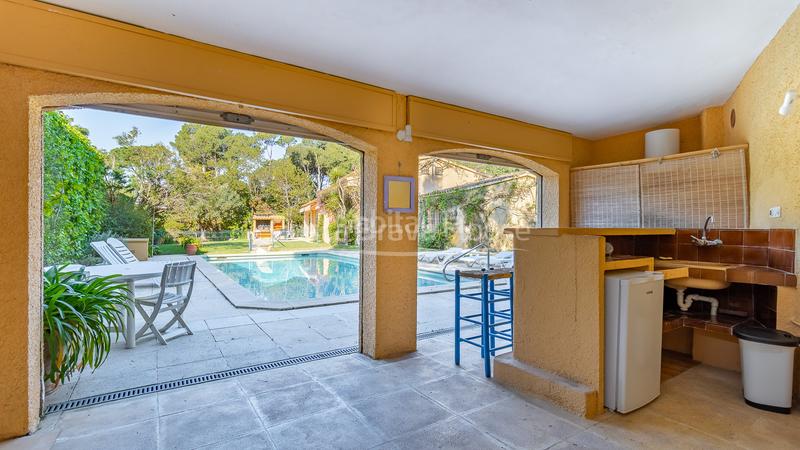 Foto 6f59288f-211e-47a3-aa81-b03fea376026. Casa en carrer dels ullastres 5 casa en venta con piscina, jardín y apartamento independiente a 750m de la playa en Tamariu