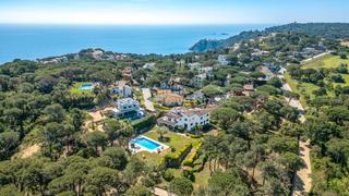 Casa  Carrer de les illes medes. Propiedad exclusiva en venta en calella de palafrugell con gran
