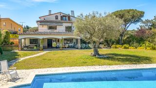 Casa  Carrer de les illes medes. Propiedad exclusiva en venta en calella de palafrugell con gran