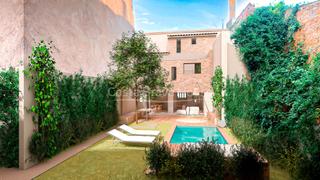 Bauernhof  Carrer major. Casa de pueblo en venta para reformar, con jardín y proyecto en