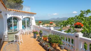 Casa  Carrer de sabadell. Casa en venta en pals con jardín, vistas despejadas y total priv