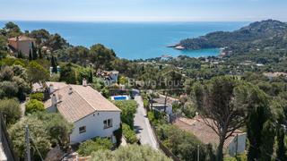 Maison  Carrer petunies. Exclusiva casa en venta con vistas al mar en ses costes, aiguabl