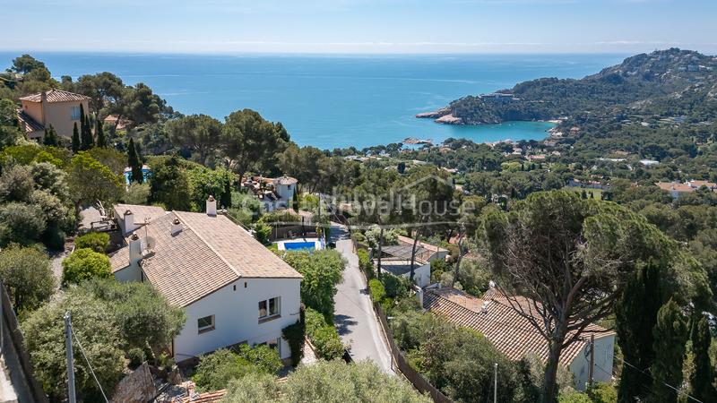 Foto f5ab70a3-5778-4d07-b3ef-1b5b2cf2bcef. Casa exclusiva casa en venta con vistas al mar en ses costes, aiguablava en Begur