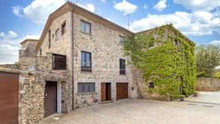 Masia  Carrer tomàs coll. Casa de piedra en venta en torrent con jardín privado, piscina y