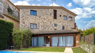 Mas  Carrer tomàs coll. Casa de piedra en venta en torrent con jardín privado, piscina y