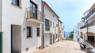 Casa  Carrer de sant roc. Casa mediterránea con vistas al mar en venta en sant roc, calell