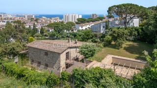Casa a Av. del rosselló 25. Casa con estilo masía en venta en sant antoni de calonge, a 15 m
