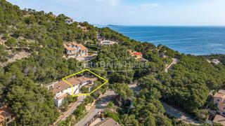 Maison jumelée à Carrer medas 41. Casa en venta con terraza de 85 m y vistas al mar en aiguafreda,