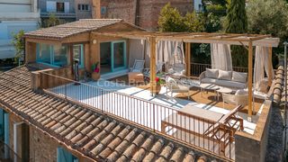 Mas  Carrer alzines. Casa de pueblo en venta en el centro de begur con vistas al cast