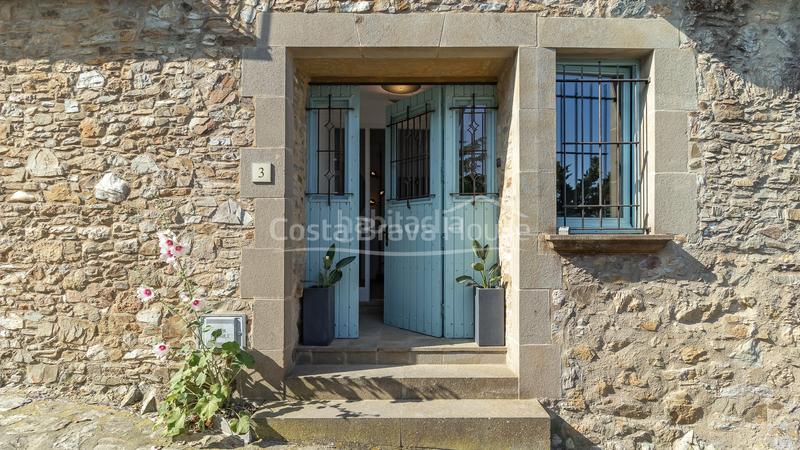 Foto e8ccfe09-c796-4fba-aa81-4f523d01d3a9. Bauernhof mit heizung parking in Begur Begur