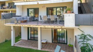 Appartement à Carrer joaquim vayreda 17. Dúplex contemporáneo con jardín privado y licencia turística en