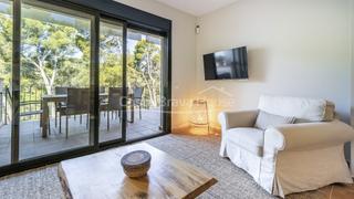 Appartement in Carrer joaquim vayreda 17. Dúplex contemporáneo con jardín privado y licencia turística en