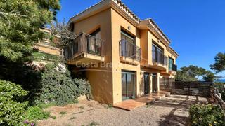 Casa adossada  Carr. sa tuna. Encantadora casa adosada con vistas al mar en venta cerca de la