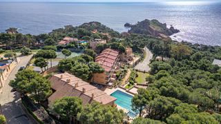 Appartement  Carrer de la cala marquesa. Apartamento en venta en tamariu con terraza de 9m, vistas al mar
