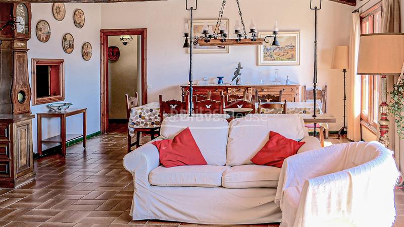 Foto ed5af3ee-1438-48ea-b6a6-4de70bd91dcf. Casa villa exclusiva con vistas al mar y piscina en venta a 600m de la playa en Llafranc