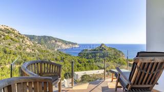 Casa  Carrer de la cova d'en gispert. Villa con vistas panorámicas al mar y licencia turística en vent