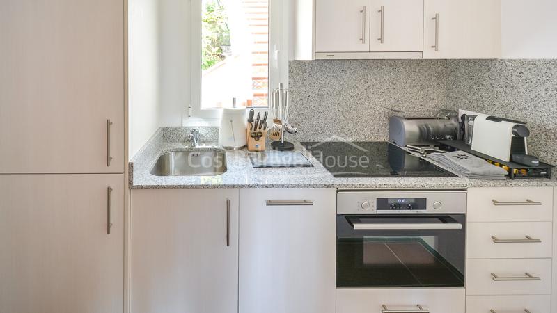 Foto 16eb10c9-2814-4ca3-88b0-80dc9aae461c. Casa villa con vistas panorámicas al mar y licencia turística en venta en aiguablava, en Begur