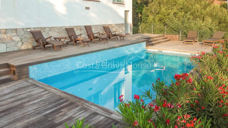 Foto bded2c68-5f0a-48f4-a249-8c965567afbb. Casa villa con vistas panorámicas al mar y licencia turística en venta en aiguablava, en Begur