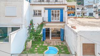 Mas  Carrer d'aigua blava. Encantadora casa con jardín, mini piscina y licencia turística e