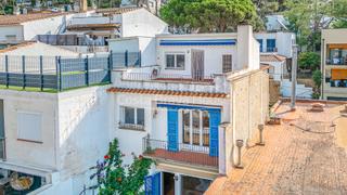 Mas  Carrer d'aigua blava. Encantadora casa con jardín, mini piscina y licencia turística e