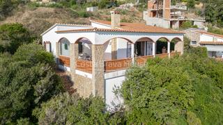 House  Carretera de la platja del racó. Casa mediterránea con vistas al mar en venta en begur a 5 minuto