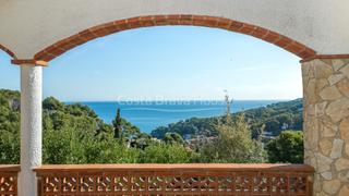 Casa  Carretera de la platja del racó. Casa mediterránea con vistas al mar en venta en begur a 5 minuto