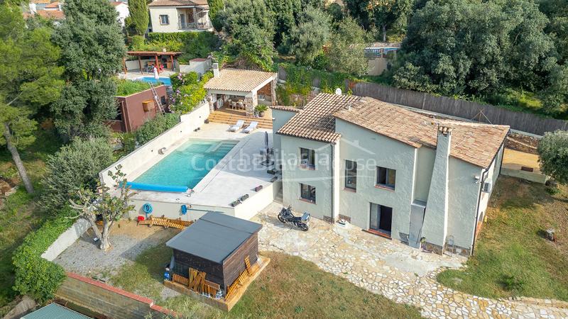 Foto 39aa4446-368f-4294-88b2-762935e39362. Maison avec chauffage parking piscine dans residencial Begur-esclanyà Begur