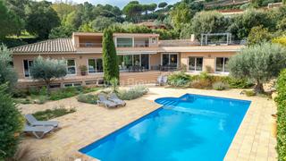 Casa  Carrer ses falugues. Casa mediterránea de lujo con piscina, vistas al mar y jardín pr
